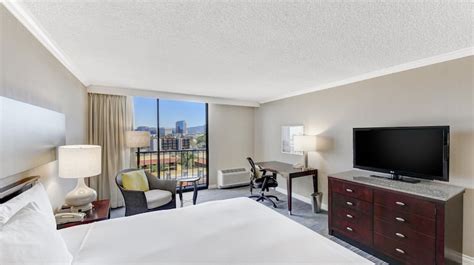 Hotels in Irvine, CA - Hilton Orange County Airport