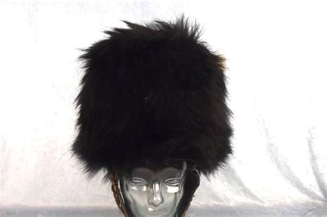 British Military Guards 20th Century Bearskin Hat – sallyantiques.co.uk