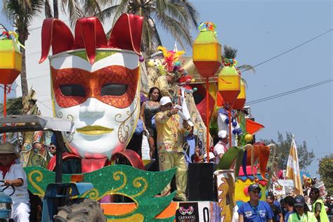 Carnival in Veracruz 2023: Facts, Costumes and Why Do They Celebrate - U.Travel - your guide to ...