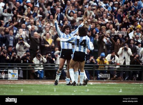 Mario Kempes Argentina celebrates goal with team mates Stock Photo - Alamy