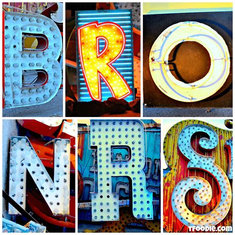 The traveling foodie: Neon Museum, Night Tour