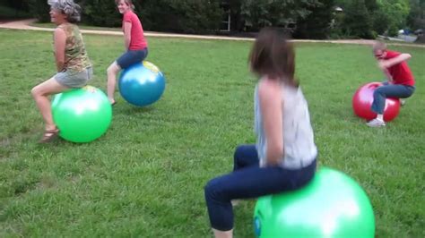 Bouncy Ball Race - YouTube