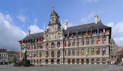 Archivo:Antwerpen Stadhuis crop1 2006-05-28.jpg - Wikipedia, la enciclopedia libre