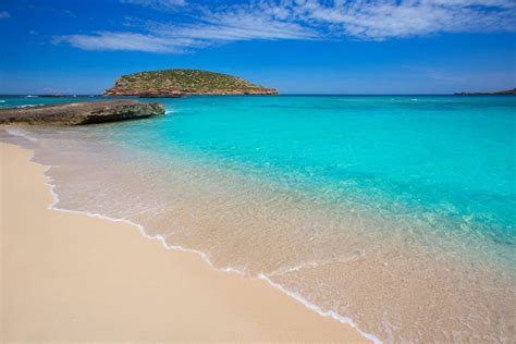 Beach weather in Cala Conta, Ibiza, Spain in November