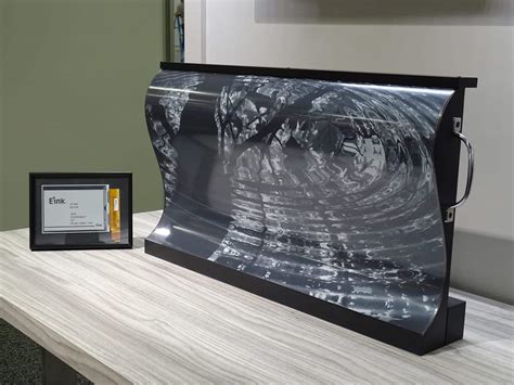 E-ink Debuts Flexible 32" Mobius Display | The Digital Reader