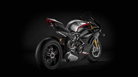 Ducati Panigale V4 SP breaks cover