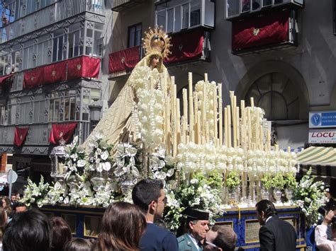 Holiday Traditions and Related Foods : Semana Santa - Spain