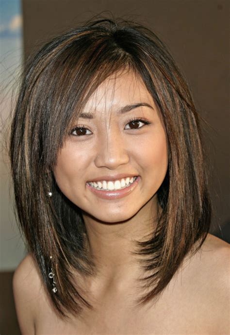 CUTE MEDIUM HAIRCUTS: LONG BOB HAIRCUTS ARE GORGEOUS AND STYLISH