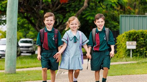 Excited premmie triplets ready for first day at school | Geelong Advertiser