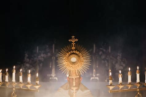 4 Practical Tips for a More Fruitful Time In Adoration - St. Joseph's Shelf