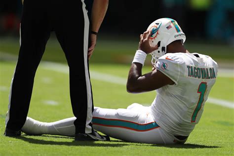 Breaking: Dolphins Announce Surprise Tua Tagovailoa Injury - The Spun