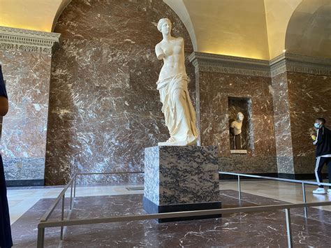 Louvre Private Tour - LivTours