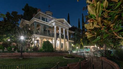 Today in Disney History: Haunted Mansion Opened at Disneyland Park in ...