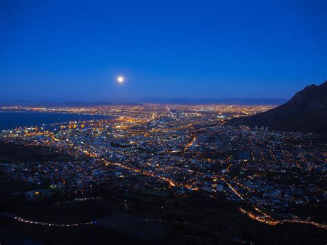 Cape Town Nightlife | Explore The Best Of Cape Town at Night!