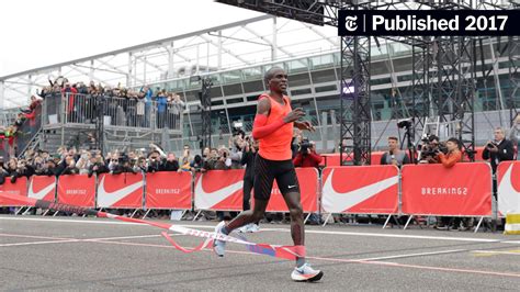 Eliud Kipchoge Runs World’s Fastest Marathon, in Nike’s Special Shoes ...