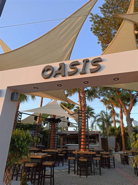 Oasis 38 Beach Bar - Iciao