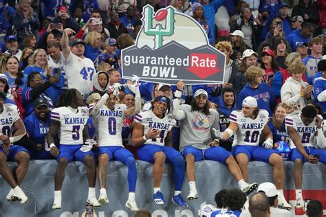 Jayhawks finish 2023 season ranked No. 23 in final Associated Press poll