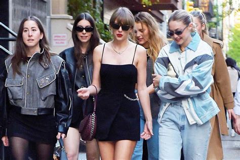 Taylor Swift Has Girls' Night with Blake Lively, Gigi Hadid, Haim Sisters