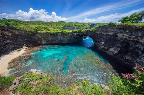 Broken Beach in Nusa Penida - Pasih Uug Beach in Bali - Go Guides