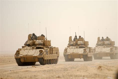 M2/M3 Bradley Fighting Vehicle | Military.com