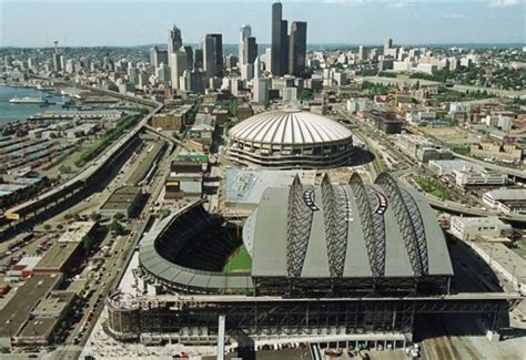 Retractable Roof Stadiums: Fans Love Them But At What Cost? - Industry Tap