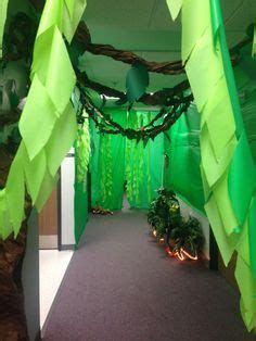 Jungle Room, School Decorations