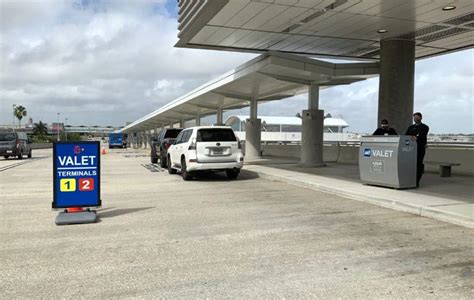 Should I Park at Fort Lauderdale Airport (FLL)? - Luxy Ride