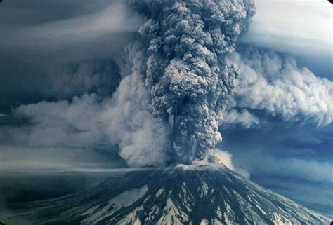 Mount St. Helens eruption: Rare aerial photos never seen before, shot ...