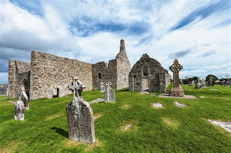 Clonmacnoise - Ireland Photograph by Stefan Schnebelt