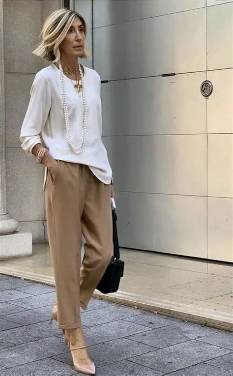 Casual Chic Outfits For Women Over 60: 2023 Fashion Trends, 56% OFF