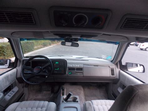 1994 Chevrolet Suburban - Interior Pictures - CarGurus