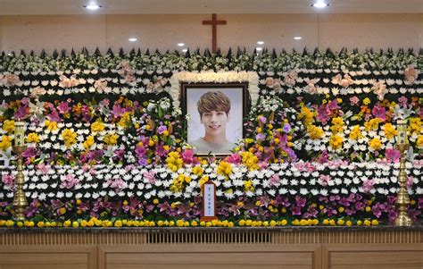 Kim Jong-hyun's Funeral Included K-Pop Stars Carrying His Coffin | Teen ...