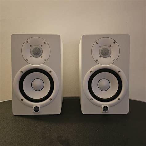 Yamaha HS5 5" Powered Studio Monitor (Pair) - White | Reverb