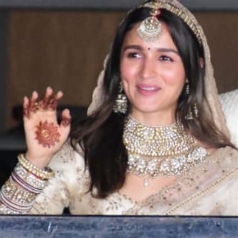 Alia Bhatt's Mangalsutra, Kaleere And Mehendi Hold 'Infinity' Connection With Husband Ranbir Kapoor