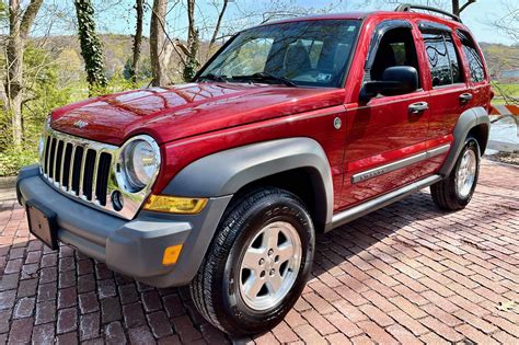 2005 Jeep Liberty Sport CRD 4x4 auction - Cars & Bids