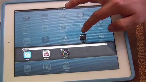 How to Move Around Your Apps in iPad and Folders - YouTube