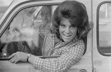 Sheila (born in 1945), French singer, taking her driving