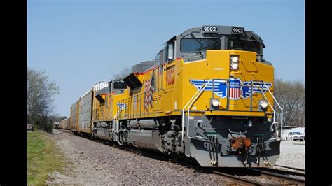 HD: 4/3/16 Brand New Union Pacific SD70ACe-T3's 9002 & 9000 - YouTube