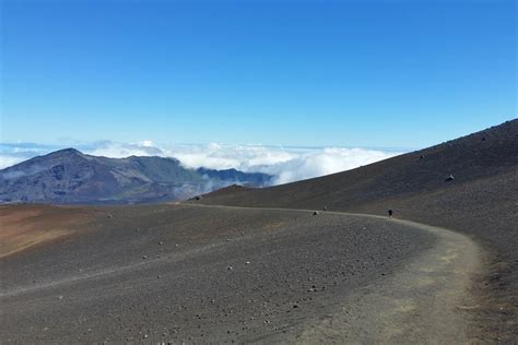 THE Haleakala volcano crater hike in Maui: Sliding Sands Trail for hiking Haleakala summit area ...