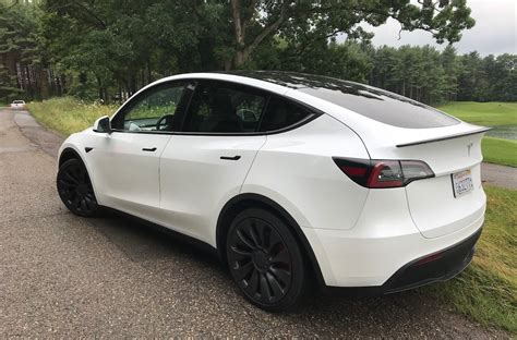 First Drive: 2020 Tesla Model Y Performance | TheDetroitBureau.com