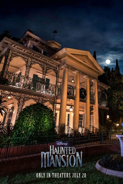 Haunted Mansion Attraction Exterior Wallpapers 2023 – iPhone/Android/Apple Watch | Disney Parks Blog