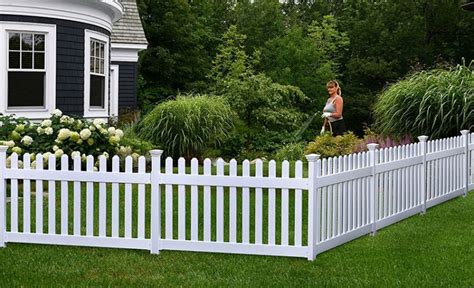 45 Picket Fence Designs (Pictures of Popular Types)