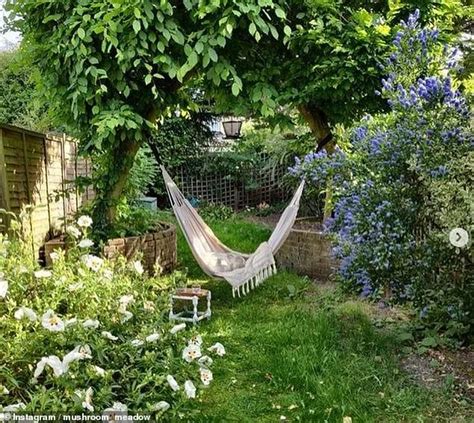 How to achieve a cosy cottage garden, the hottest trend for 2021 | Daily Mail Online