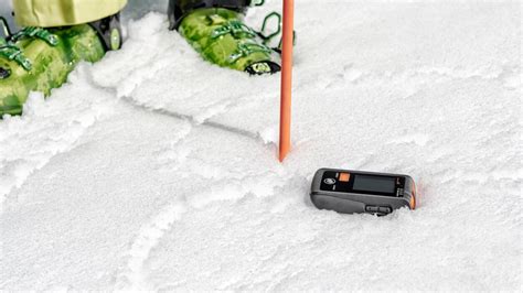 All you need to know about avalanche probes | INTERSPORT Rent