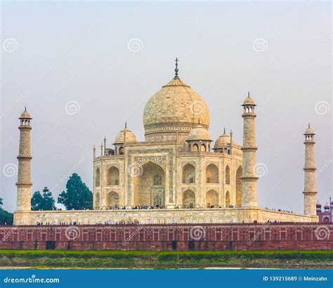 Taj Mahal from Yamuna River in Sunset Stock Image - Image of famous, shah: 139215689