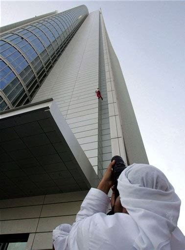 French Spiderman Climbing Burj Khalifa | Funzug.com