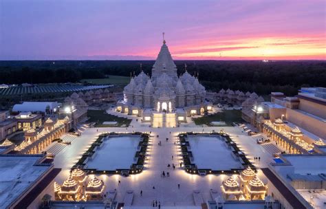 Largest Hindu temple outside Asia opens in New Jersey, built by 12,500 ...