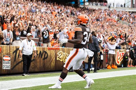 Browns asserting their will as Jerome Ford scores…