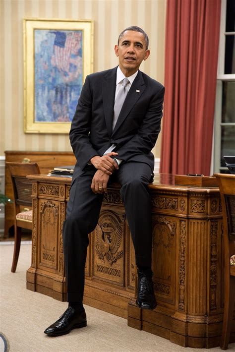 President Obama's favorite footstool: The famous Resolute desk - Photos - Washington Times