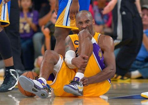 Lakers’ Kobe Bryant Tears Achilles’ Tendon, Ending His Season - The New York Times